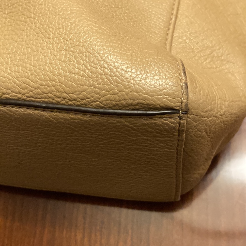 COACH CROSSBODY/SATCHEL. LIGHT TAN. BEIGE INTERIOR. Little ink marks/pocket. EUC - Picture 11 of 16